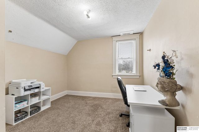 1454 S Pinkney Street, Omaha, NE 68110