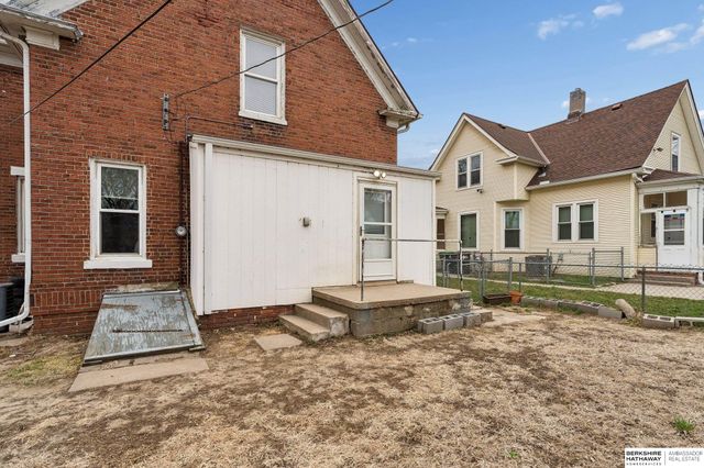 1454 S Pinkney Street, Omaha, NE 68110