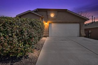 10811 Roan Avenue SW, Albuquerque, NM 87121