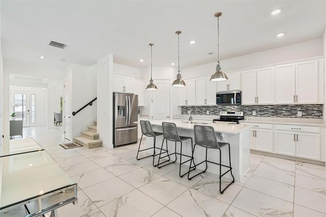 9218 HOLLISTON CREEK PLACE, Winter Garden, FL 34787