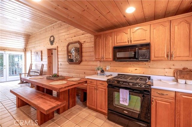 1118 Bruin Trail, Fawnskin, CA 92333