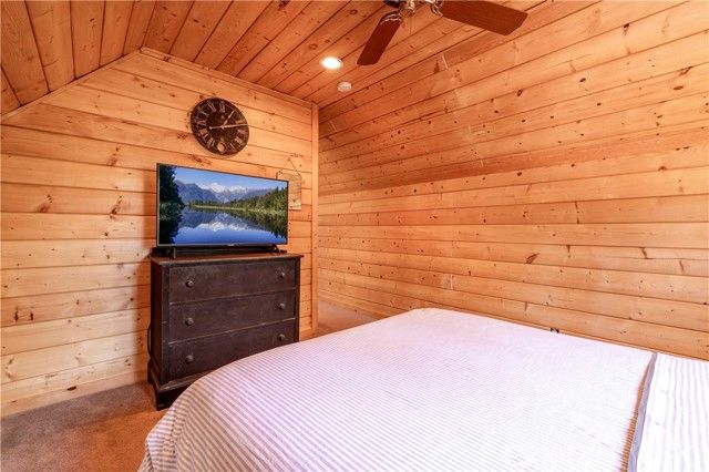 1118 Bruin Trail, Fawnskin, CA 92333