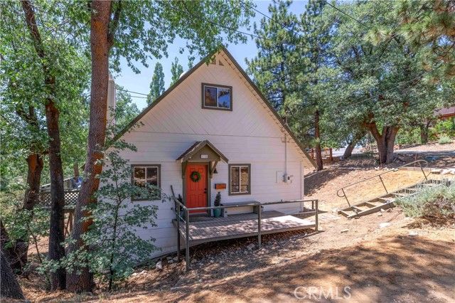1118 Bruin Trail, Fawnskin, CA 92333