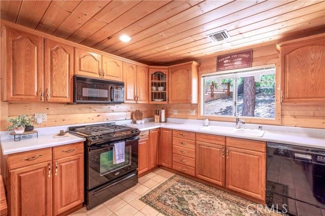 1118 Bruin Trail, Fawnskin, CA 92333