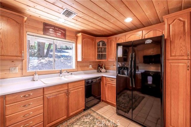 1118 Bruin Trail, Fawnskin, CA 92333