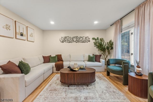 163 La Rue Rd, West Milford Twp., NJ 07435