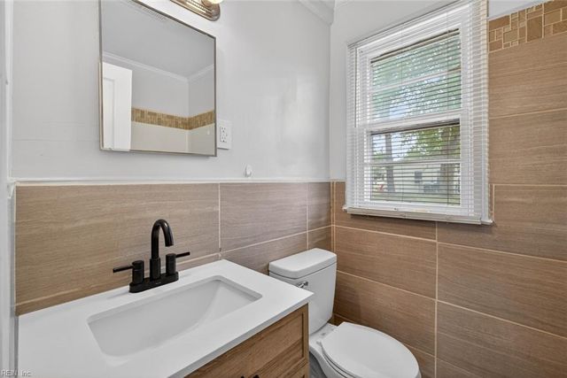824 79th ST, Newport News, VA 23605