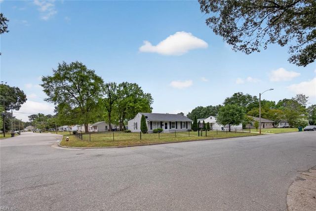 824 79th ST, Newport News, VA 23605