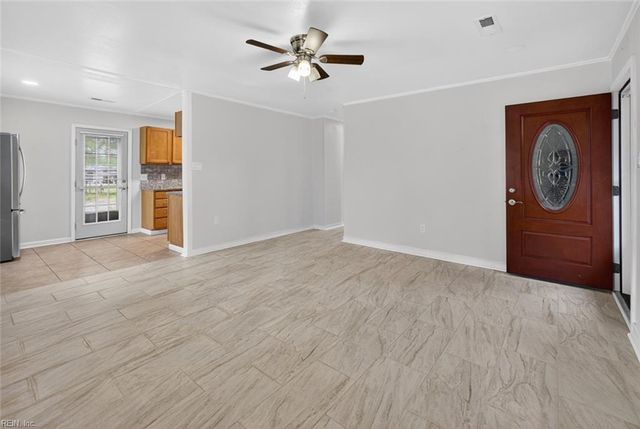 824 79th ST, Newport News, VA 23605