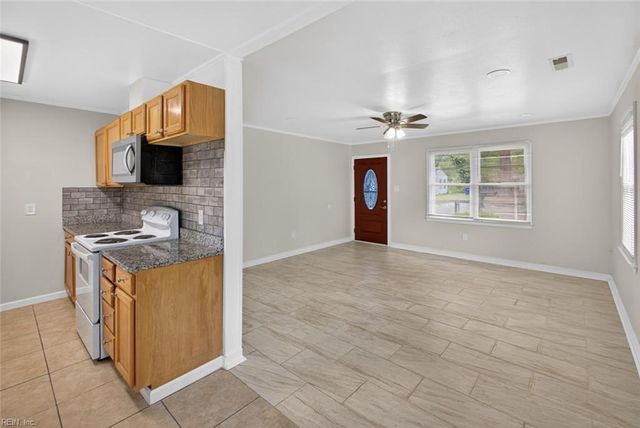 824 79th ST, Newport News, VA 23605