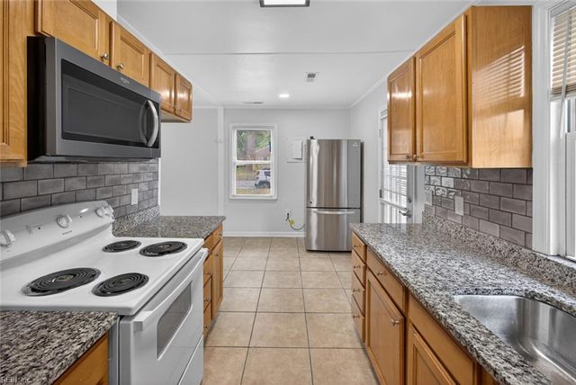 824 79th ST, Newport News, VA 23605