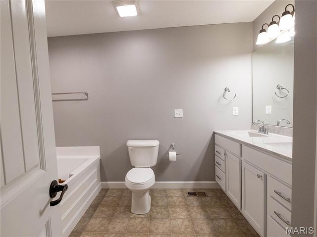 3436 Dakota Drive, Belleville, IL 62221