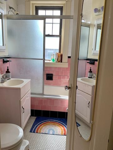 2003 Commonwealth Ave 16, Boston, MA 02135