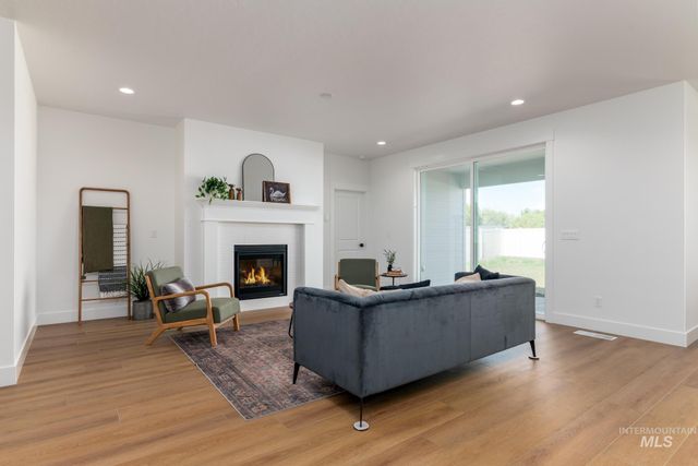 8633 W Millcreek Dr, Star, ID 83669