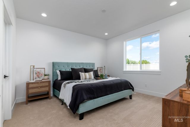 8633 W Millcreek Dr, Star, ID 83669