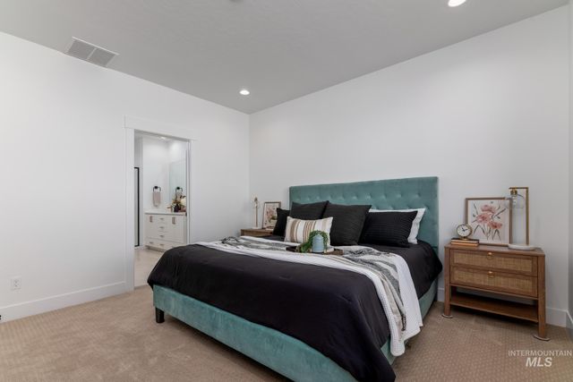 8633 W Millcreek Dr, Star, ID 83669