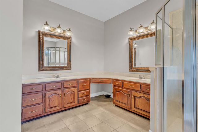 2470 N REID HOOKER RD, Eads, TN 38028