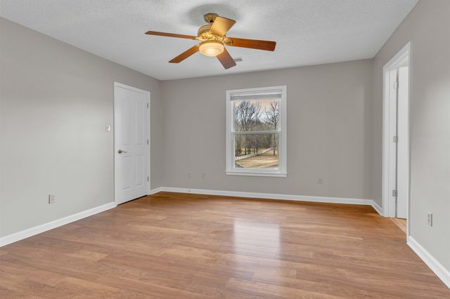 2470 N REID HOOKER RD, Eads, TN 38028