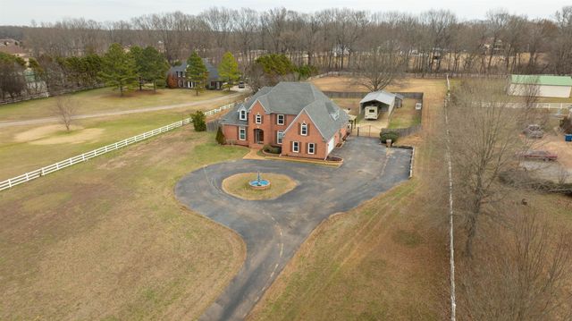 2470 N REID HOOKER RD, Eads, TN 38028