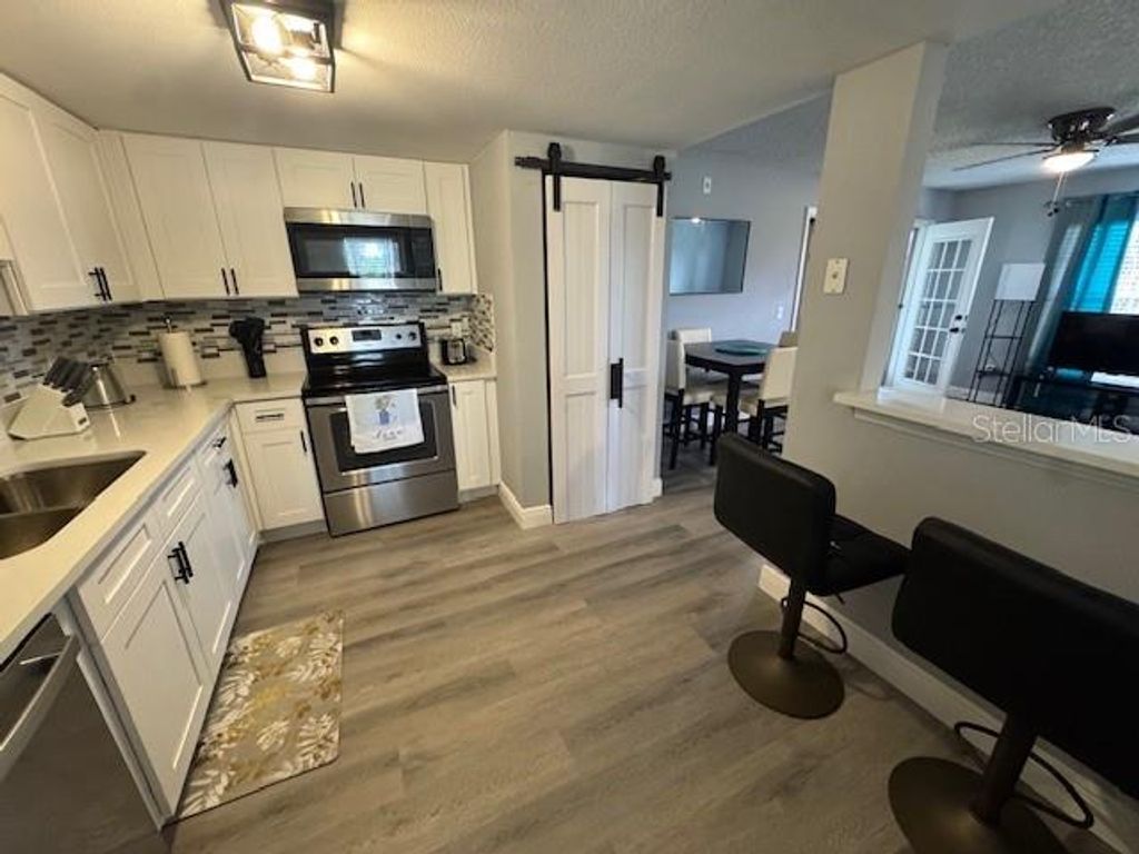 8198 FAIRWAYS CIRCLE A204, Ocala, FL 34472