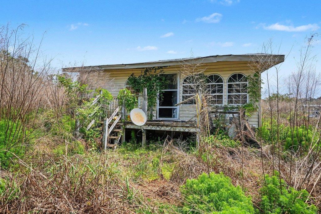 2149 Olive Dr., Green Sea, SC 29545