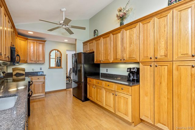 173 Fifty Acre Road S, Smithtown, NY 11787