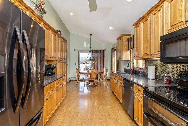 173 Fifty Acre Road S, Smithtown, NY 11787