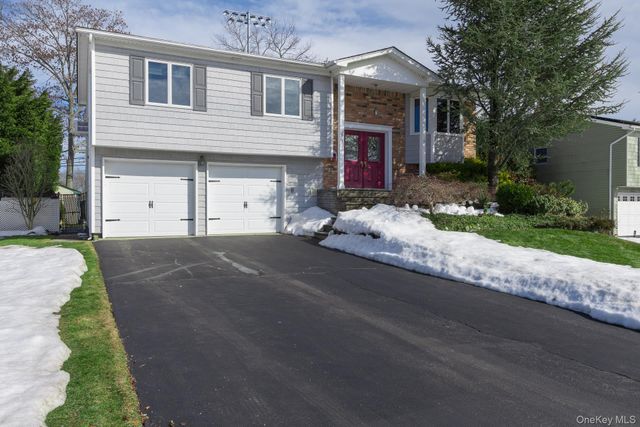 173 Fifty Acre Road S, Smithtown, NY 11787