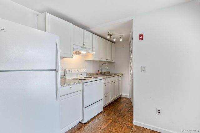 173 Fifty Acre Road S, Smithtown, NY 11787