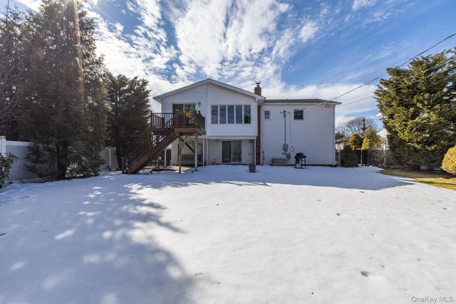 173 Fifty Acre Road S, Smithtown, NY 11787