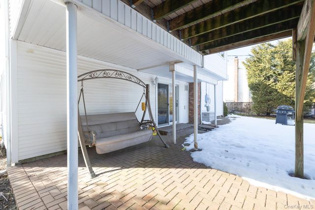 173 Fifty Acre Road S, Smithtown, NY 11787