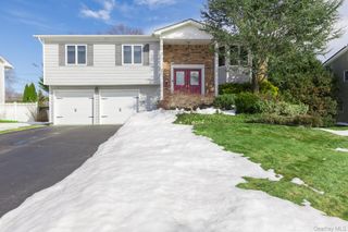 173 Fifty Acre Road S, Smithtown, NY 11787