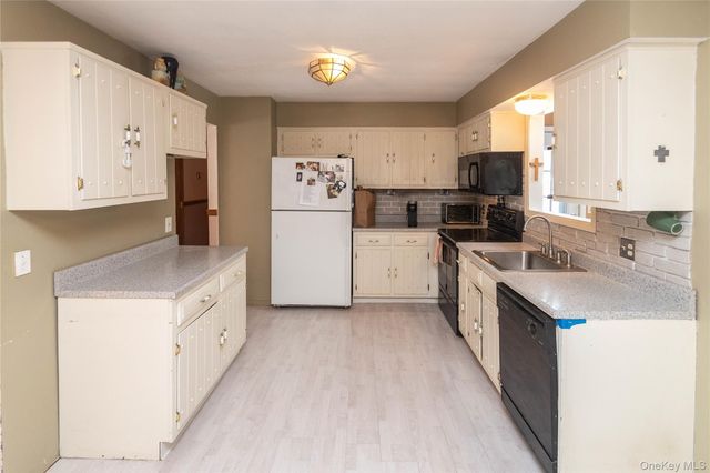 32 Elizabeth Drive, Hopewell Junction, NY 12533