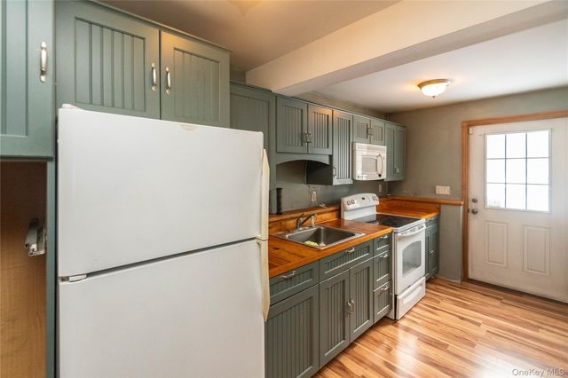 32 Elizabeth Drive, Hopewell Junction, NY 12533