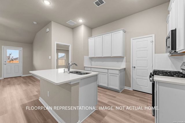 3919 LONE RDG, San Antonio, TX 78264