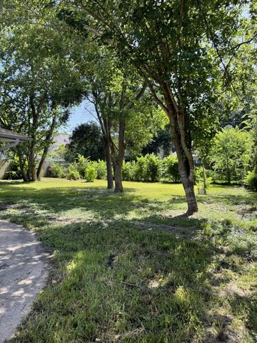 135 Highland Terrace, League City, TX 77573