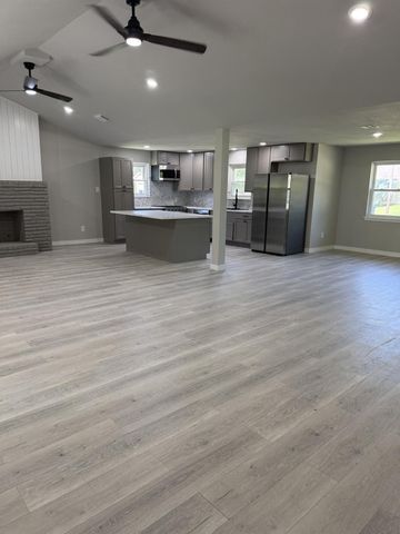 135 Highland Terrace, League City, TX 77573