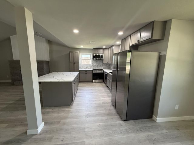 135 Highland Terrace, League City, TX 77573