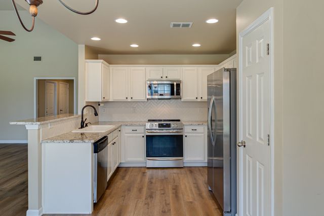 2057 Red Jacket Trce, Spring Hill, TN 37174