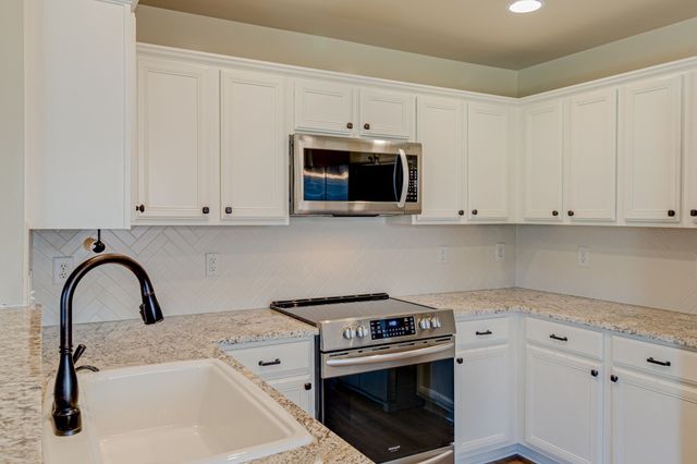 2057 Red Jacket Trce, Spring Hill, TN 37174