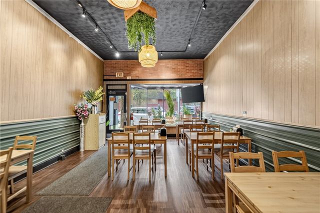 410 S Main St, West End, PA 15220