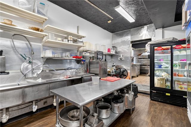 410 S Main St, West End, PA 15220