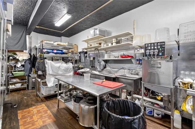 410 S Main St, West End, PA 15220