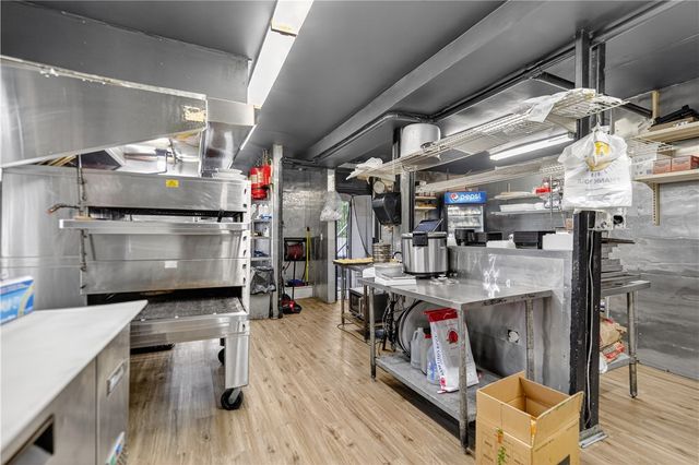 410 S Main St, West End, PA 15220