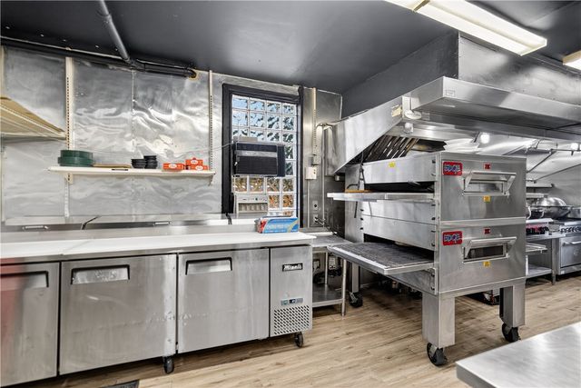 410 S Main St, West End, PA 15220