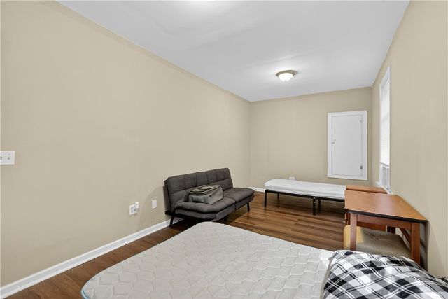 410 S Main St, West End, PA 15220