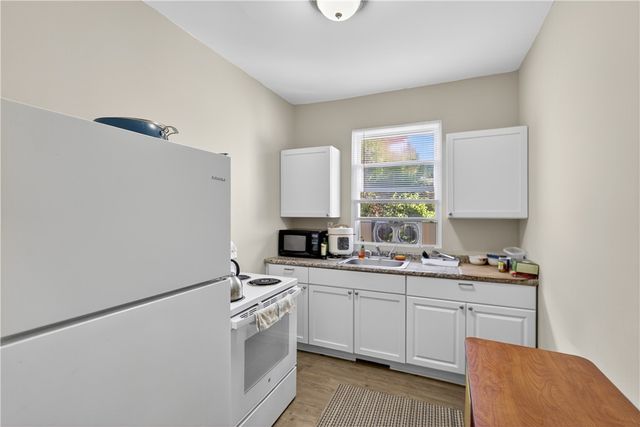 410 S Main St, West End, PA 15220