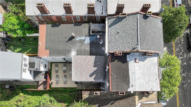 410 S Main St, West End, PA 15220