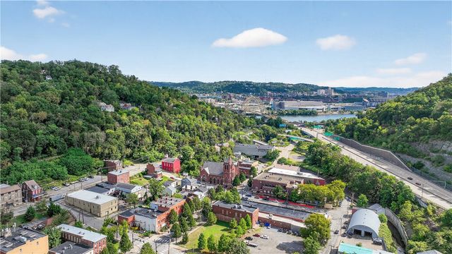 410 S Main St, West End, PA 15220