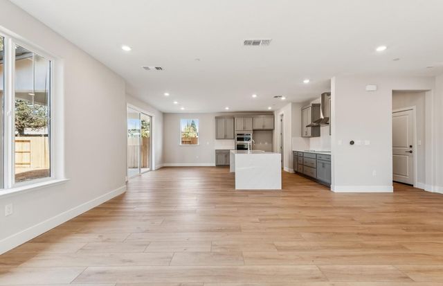 1390 Romey Dr, Lincoln, CA 95648